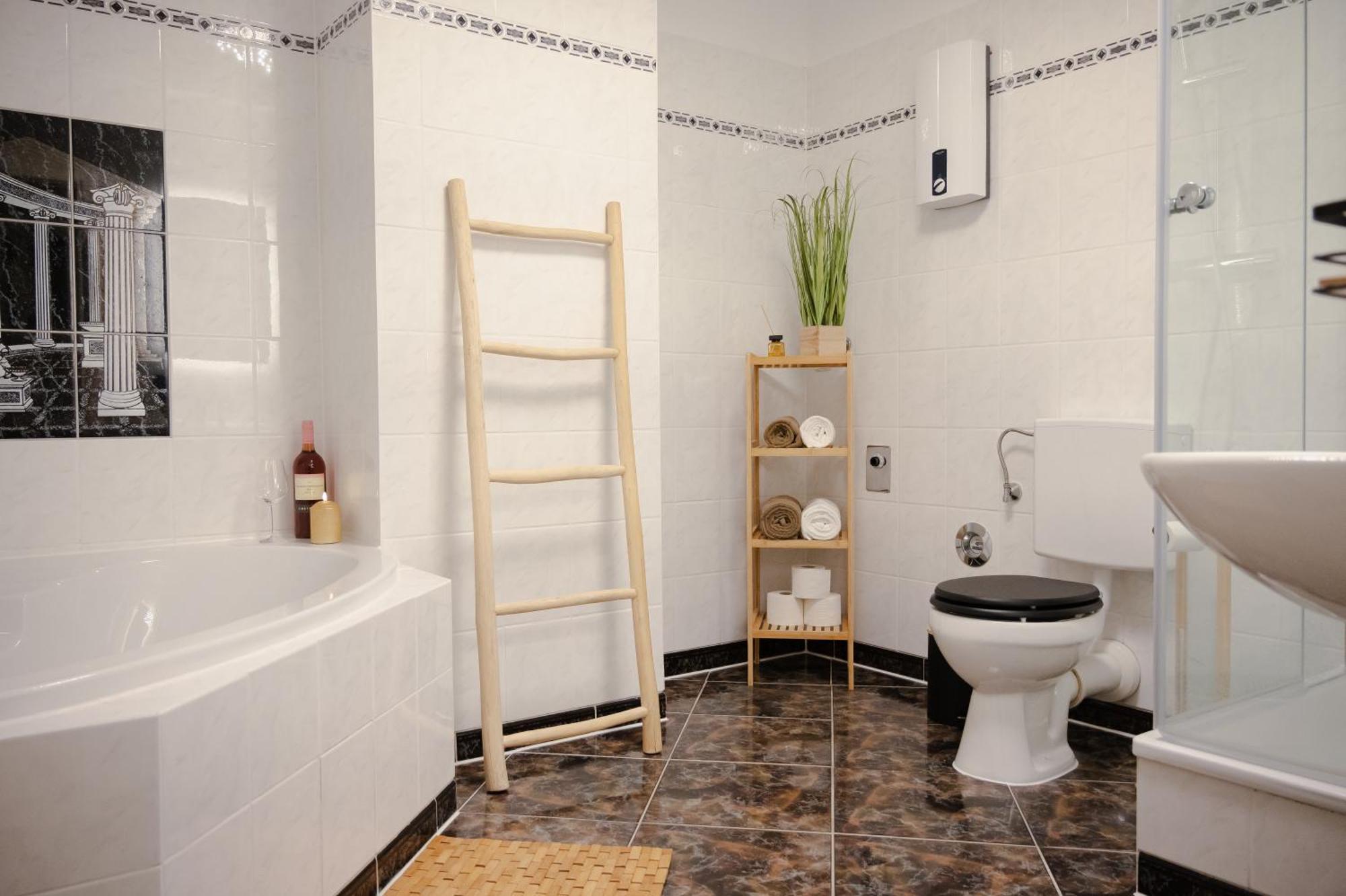Jasta Homes Altstadt, Zentral, Ueberdachter Parkplatz, Netflix, Vollausstattung, Loft, Modern Und Komfort Хамельн Экстерьер фото