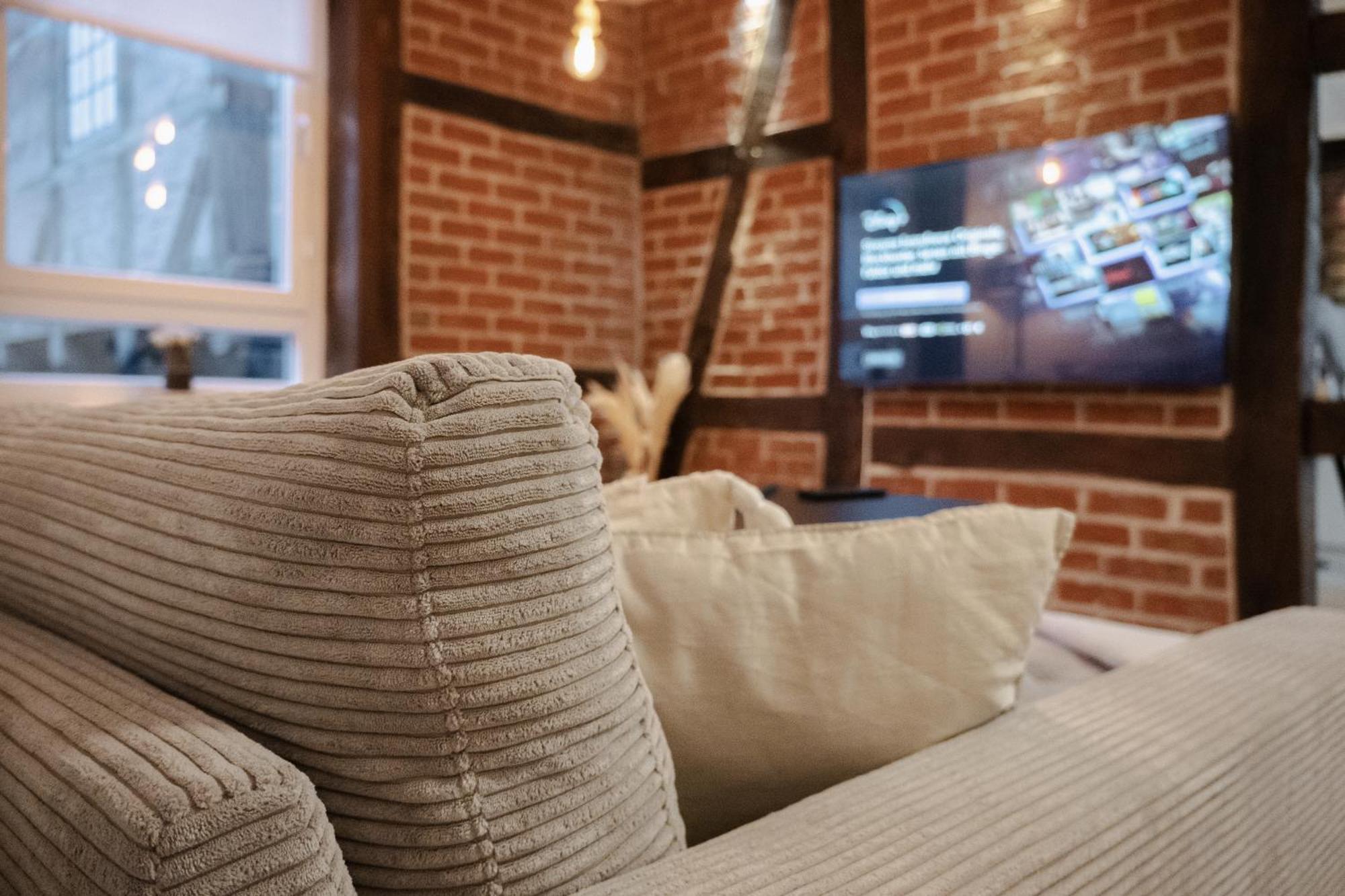 Jasta Homes Altstadt, Zentral, Ueberdachter Parkplatz, Netflix, Vollausstattung, Loft, Modern Und Komfort Хамельн Экстерьер фото